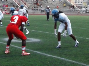 chiefs-receiver-lines-up-against-port-richmond-defender